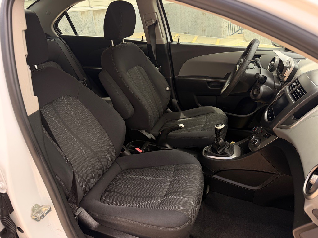 2013 Chevrolet Sonic Image 21