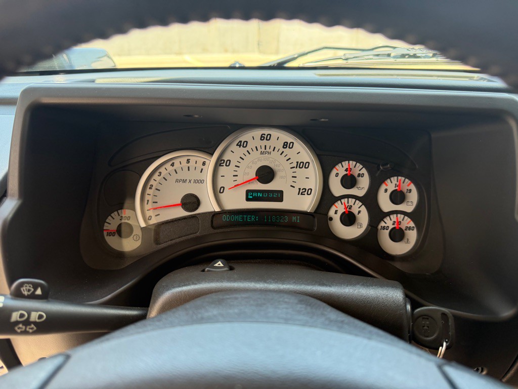 2004 HUMMER H2 Image 17