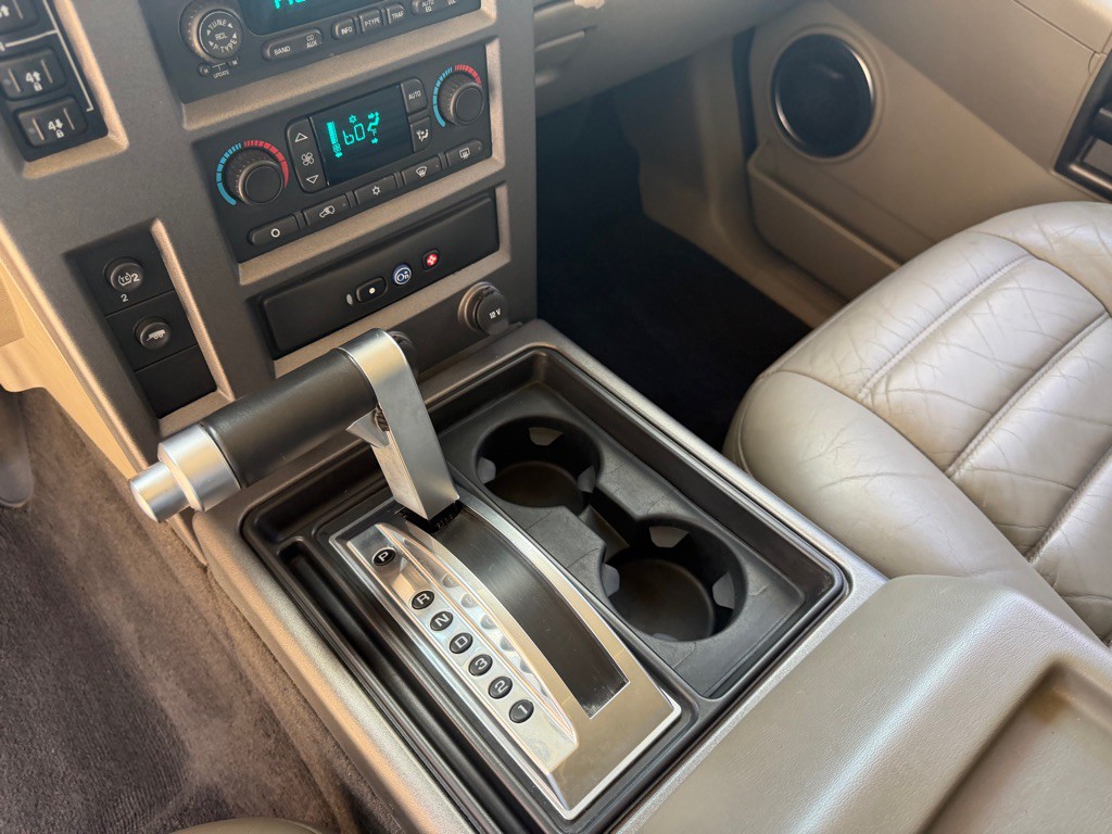 2004 HUMMER H2 Image 19