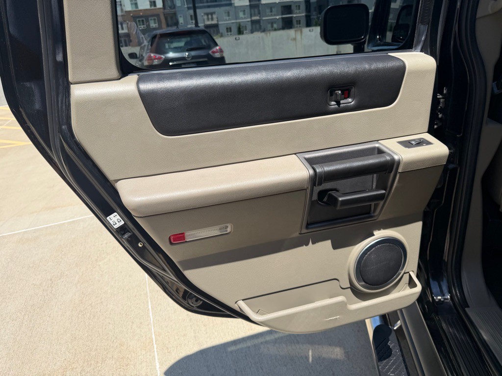 2004 HUMMER H2 Image 20