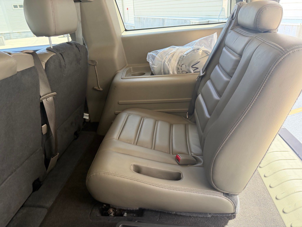 2004 HUMMER H2 Image 23