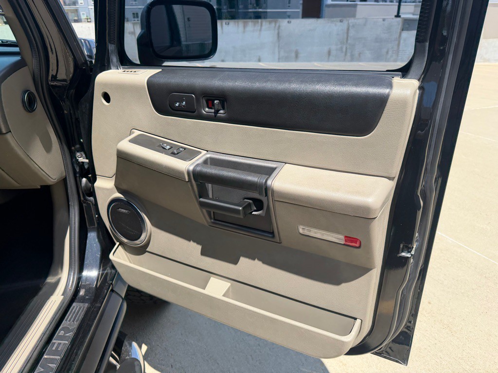 2004 HUMMER H2 Image 26