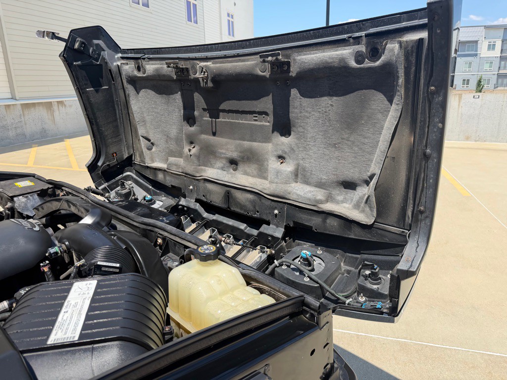 2004 HUMMER H2 Image 32