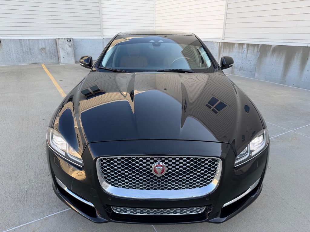 2018 Jaguar XJ Image 8