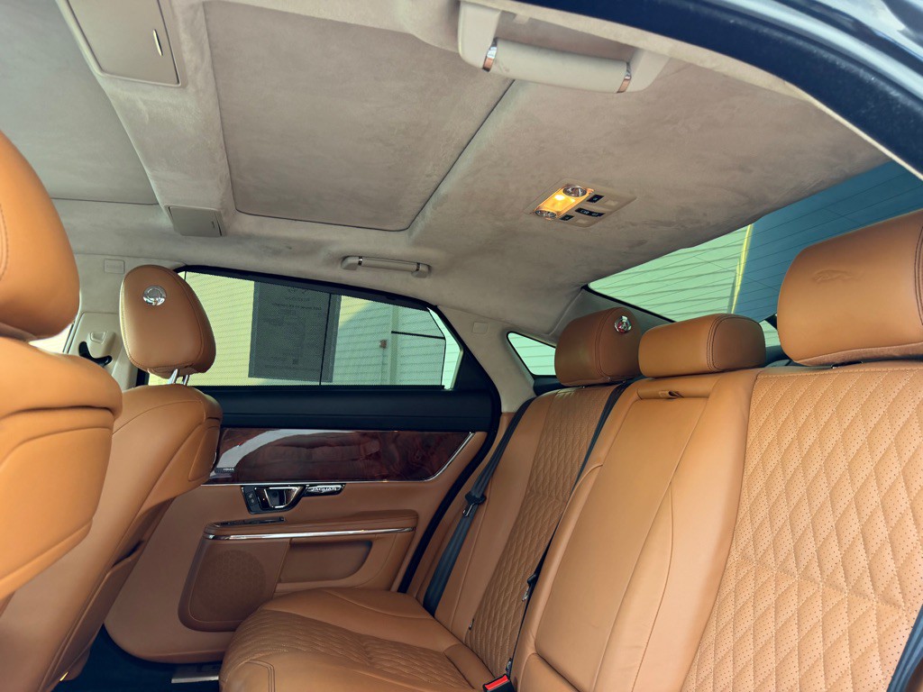 2018 Jaguar XJ Image 26