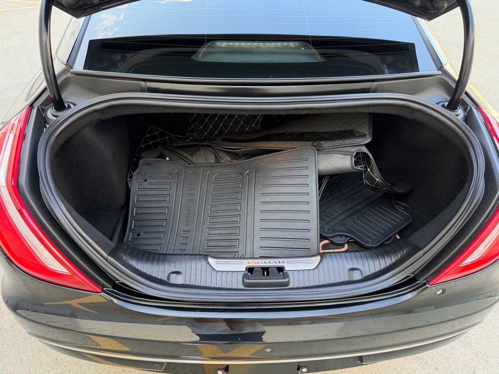 2018 Jaguar XJ Image 27