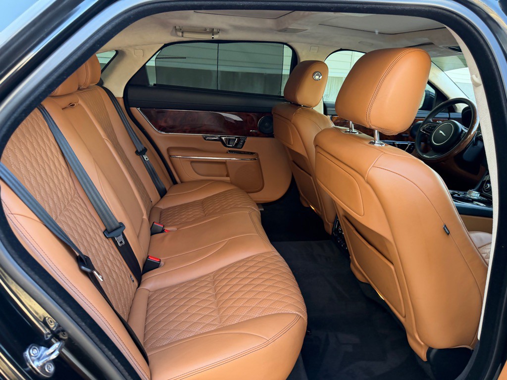 2018 Jaguar XJ Image 29