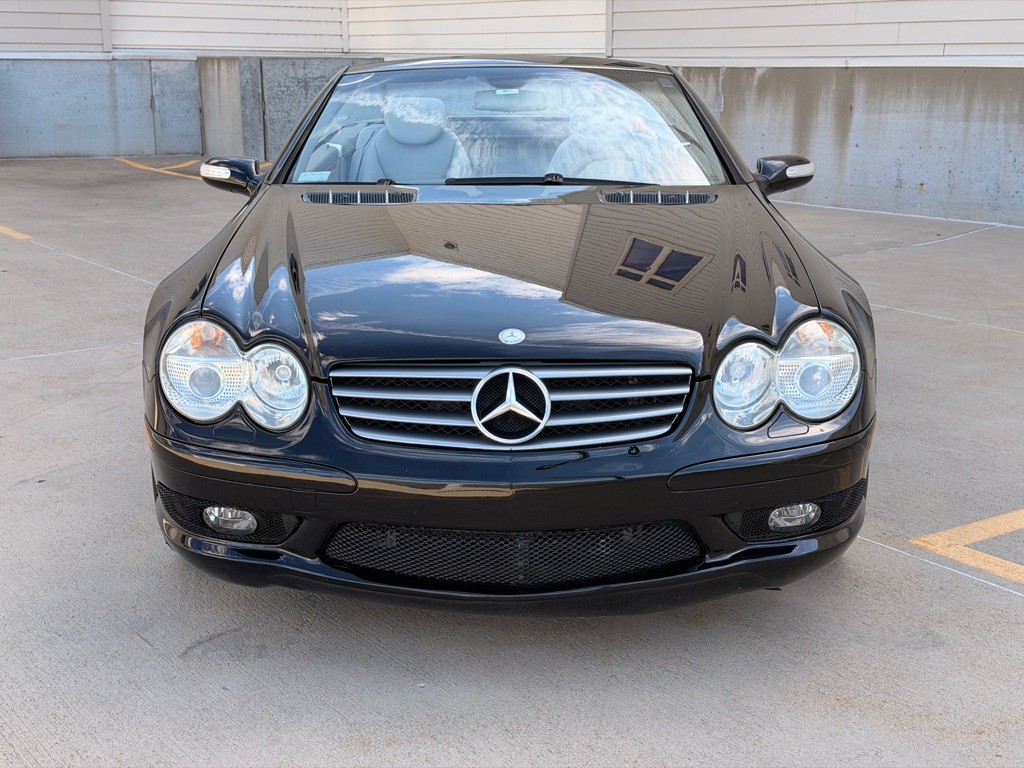 2004 Mercedes-Benz SL-Class Image 8