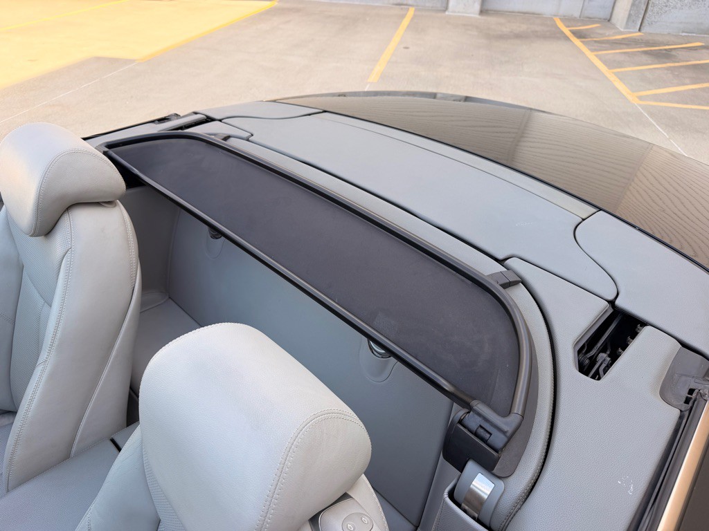 2004 Mercedes-Benz SL-Class Image 13