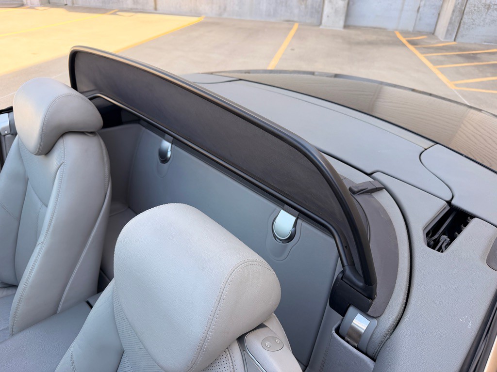 2004 Mercedes-Benz SL-Class Image 14