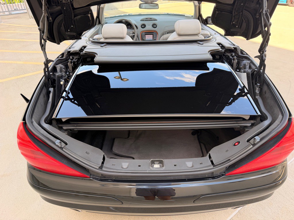 2004 Mercedes-Benz SL-Class Image 15