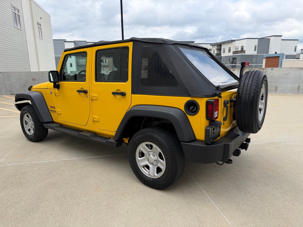 2011 Jeep Wrangler Unlimited Image 5