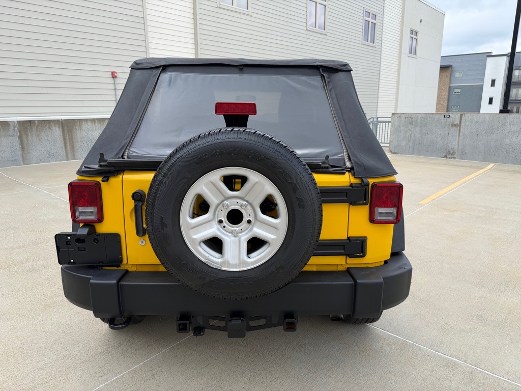 2011 Jeep Wrangler Unlimited Image 6