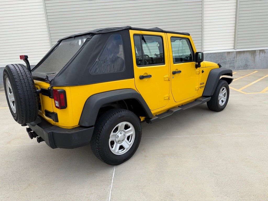 2011 Jeep Wrangler Unlimited Image 7