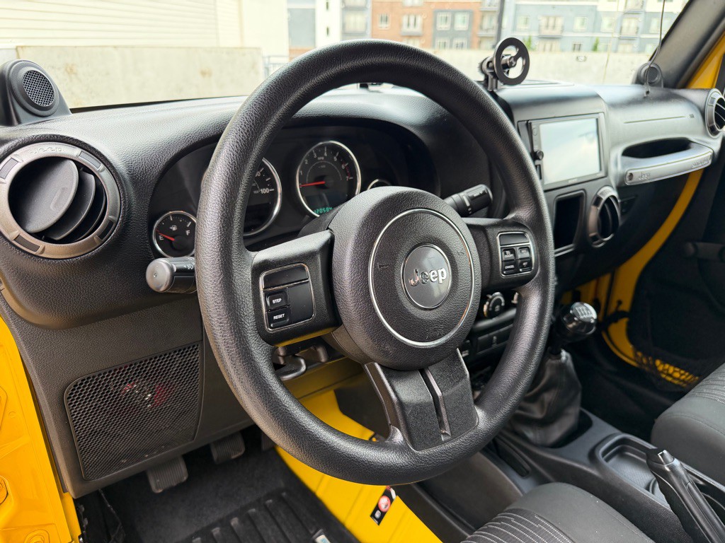 2011 Jeep Wrangler Unlimited Image 12