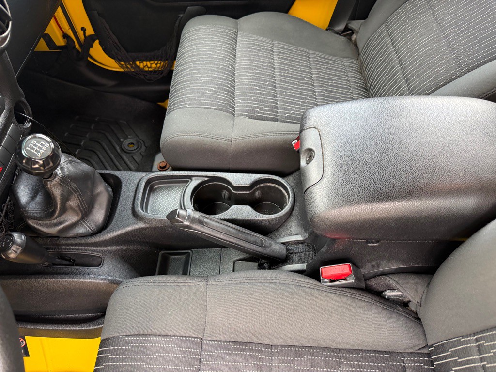 2011 Jeep Wrangler Unlimited Image 14