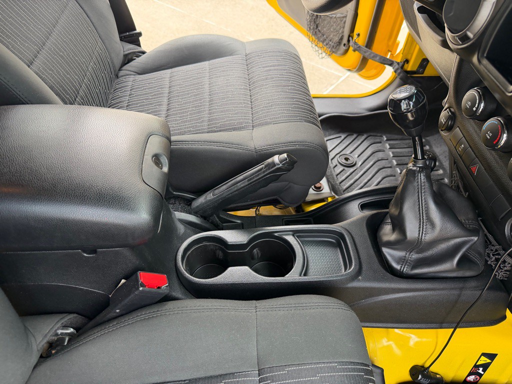 2011 Jeep Wrangler Unlimited Image 24