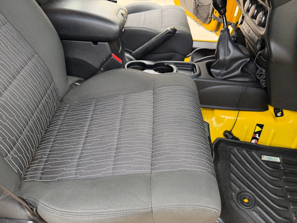 2011 Jeep Wrangler Unlimited Image 25
