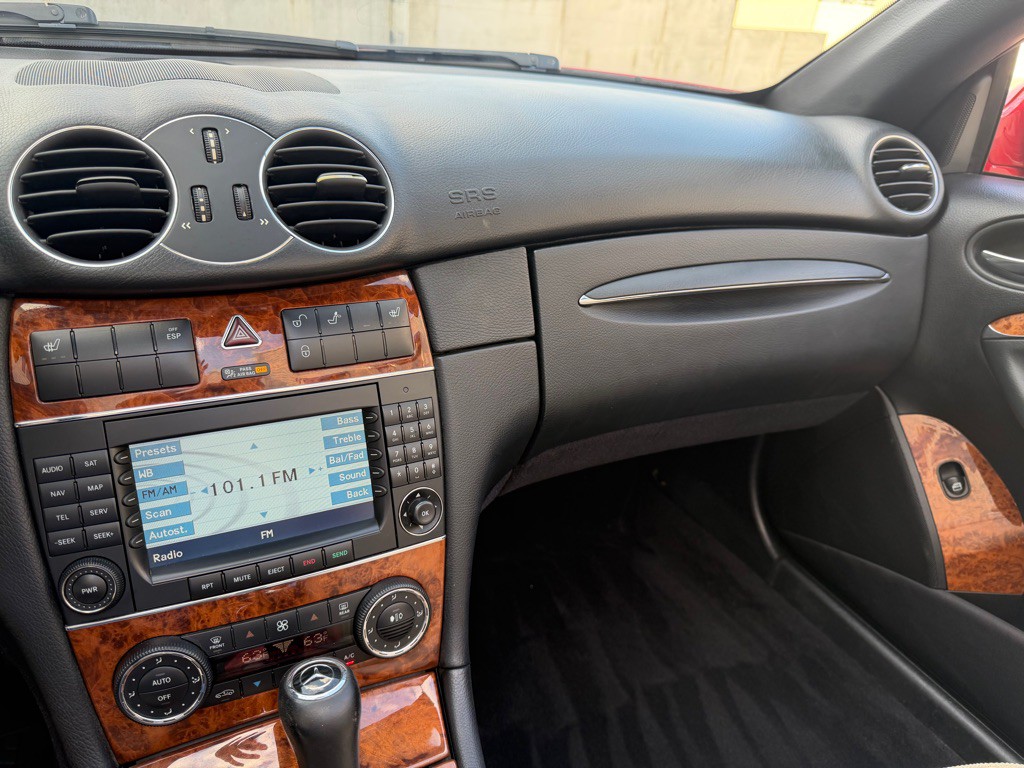 2007 Mercedes-Benz CLK-Class Image 14