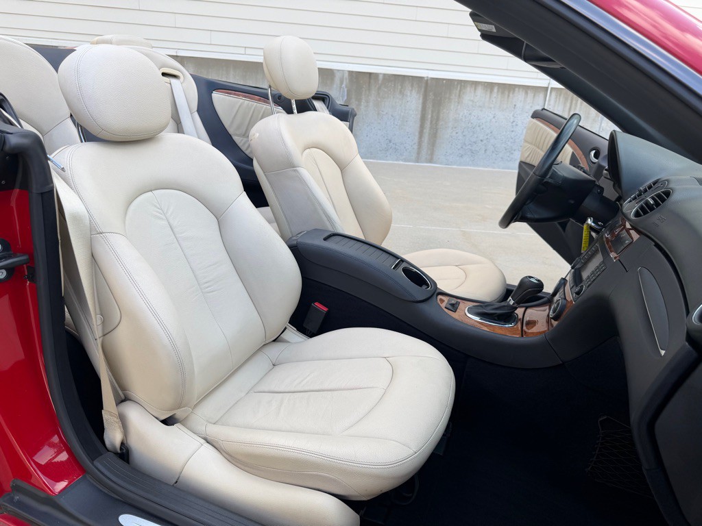 2007 Mercedes-Benz CLK-Class Image 22