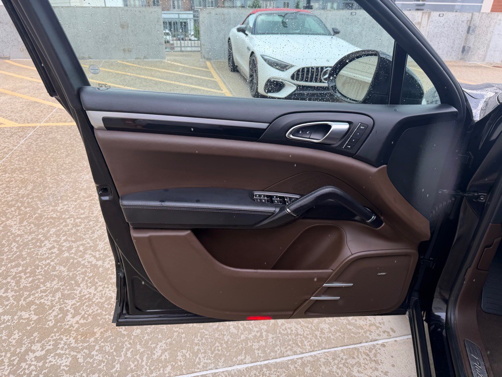 2017 Porsche Cayenne Image 10