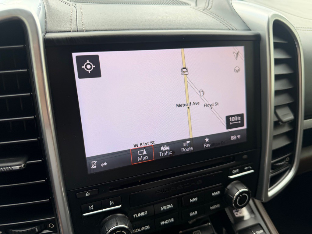 2017 Porsche Cayenne Image 16