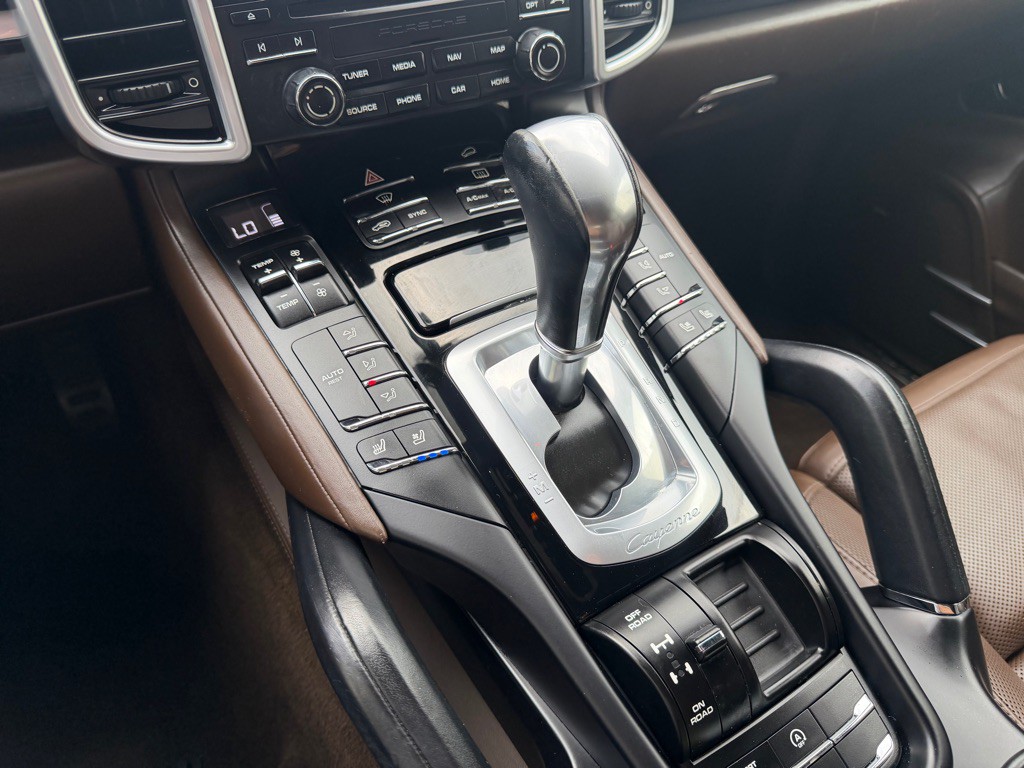 2017 Porsche Cayenne Image 18