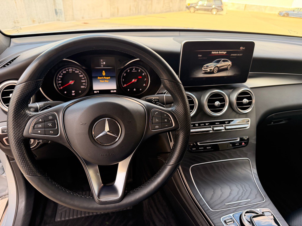 2018 Mercedes-Benz GLC-Class Image 11