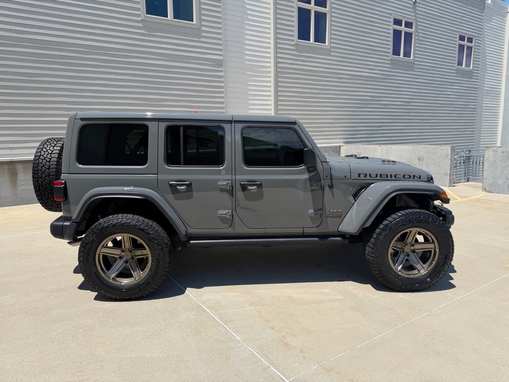 2022 Jeep Wrangler Unlimited Image 2