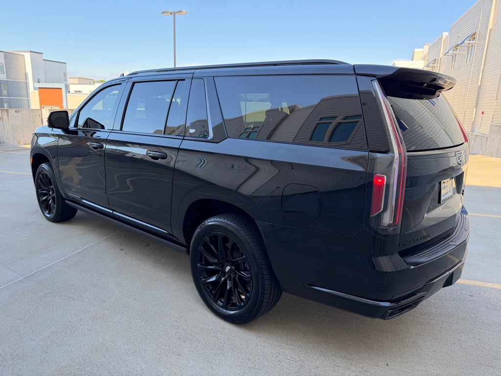 2023 Cadillac Escalade Image 5