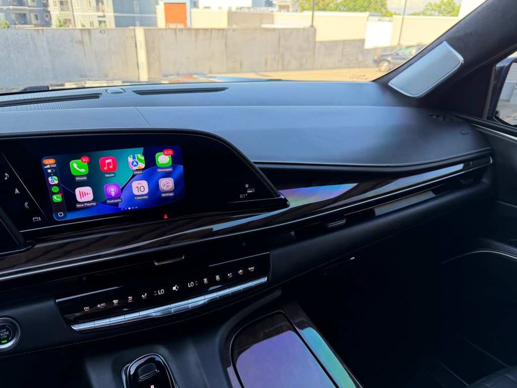 2023 Cadillac Escalade Image 17
