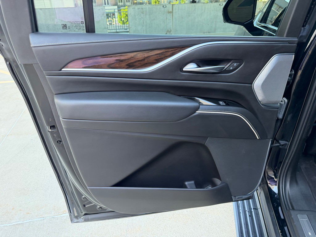 2023 Cadillac Escalade Image 21