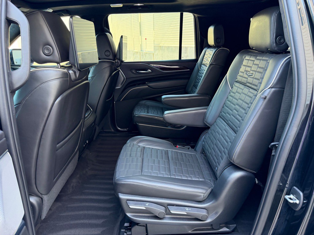 2023 Cadillac Escalade Image 22