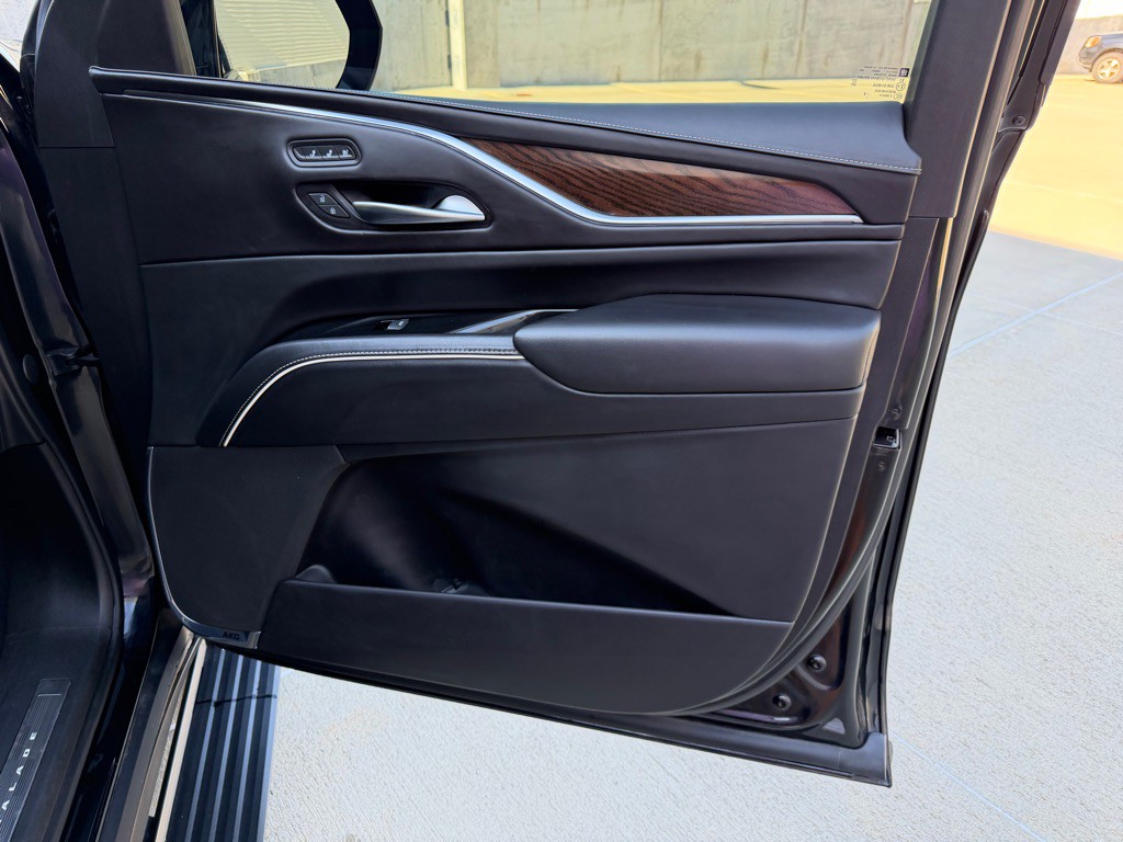 2023 Cadillac Escalade Image 29