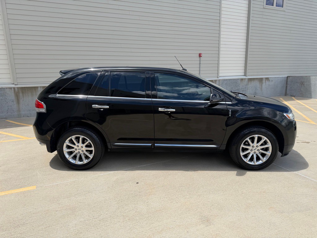 2012 Lincoln MKX Image 2