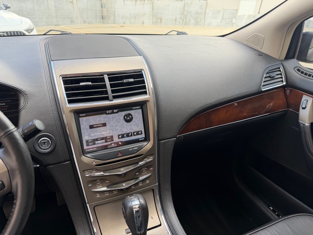 2012 Lincoln MKX Image 16
