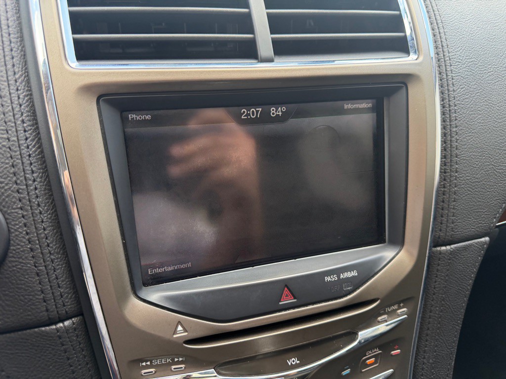 2012 Lincoln MKX Image 17