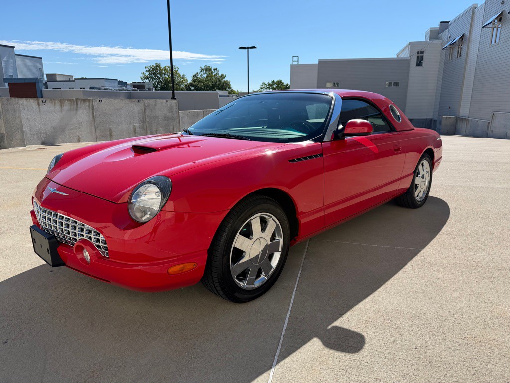 2002 Ford Thunderbird Image 3