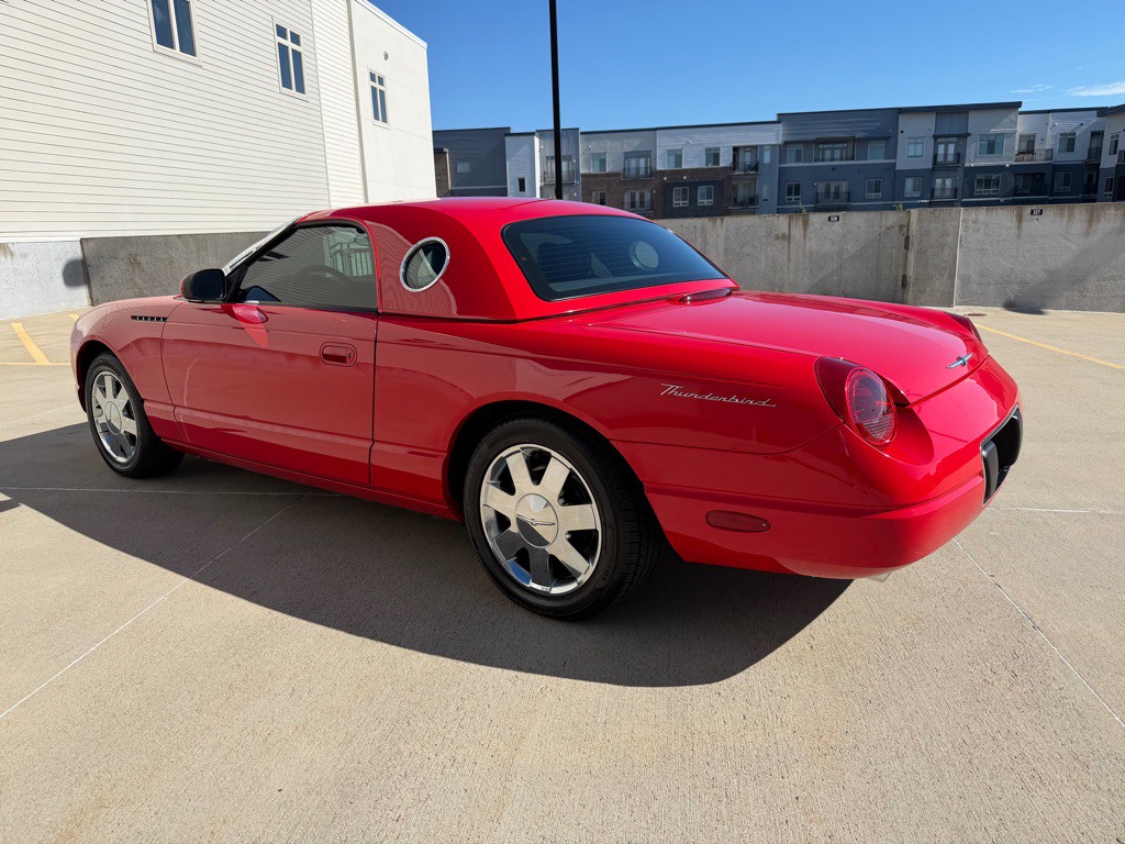 2002 Ford Thunderbird Image 5