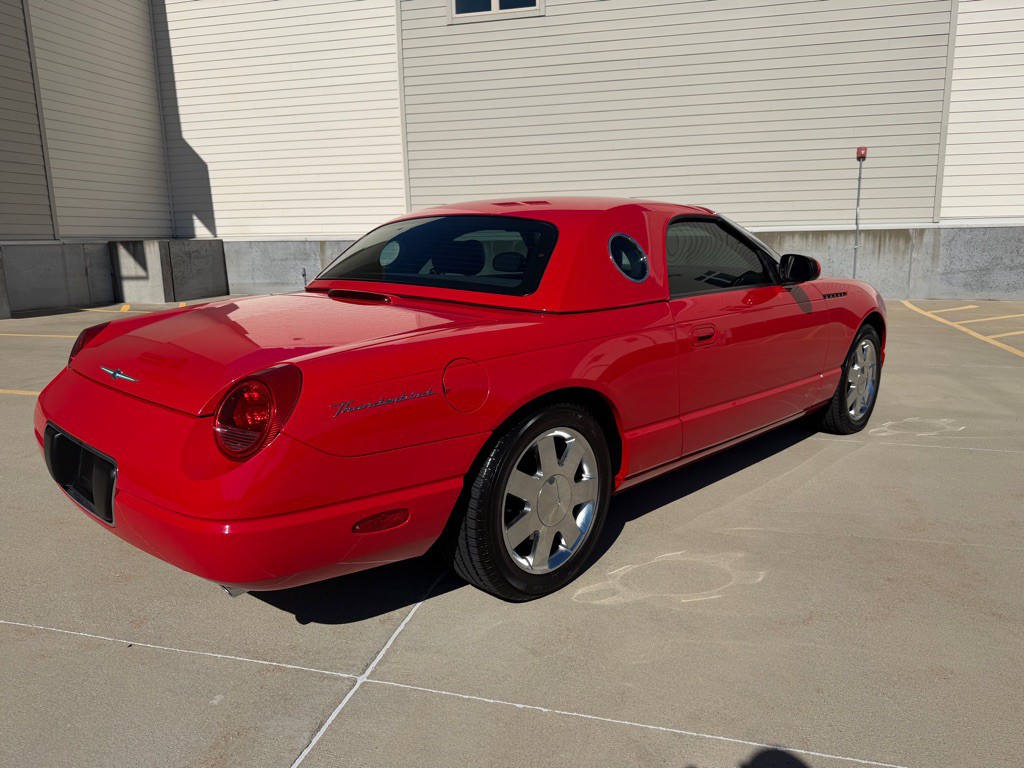 2002 Ford Thunderbird Image 7