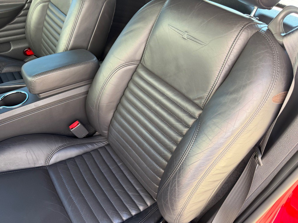 2002 Ford Thunderbird Image 18