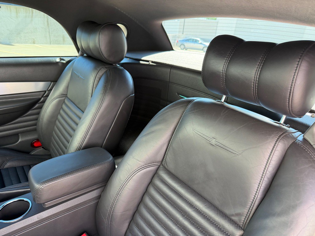 2002 Ford Thunderbird Image 19