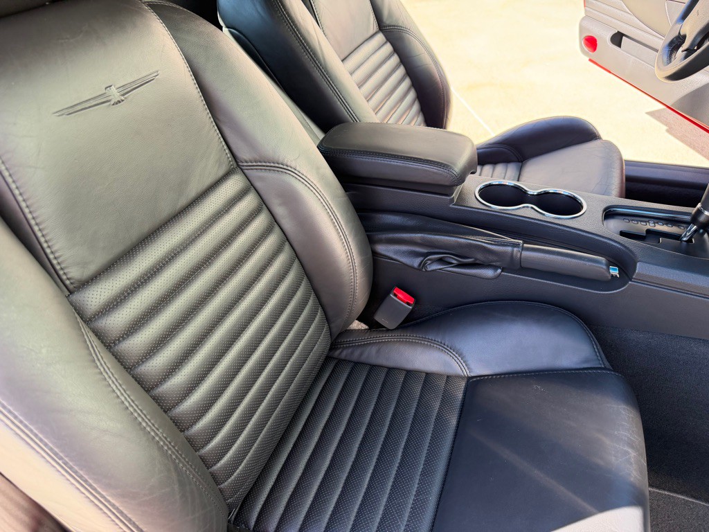 2002 Ford Thunderbird Image 23