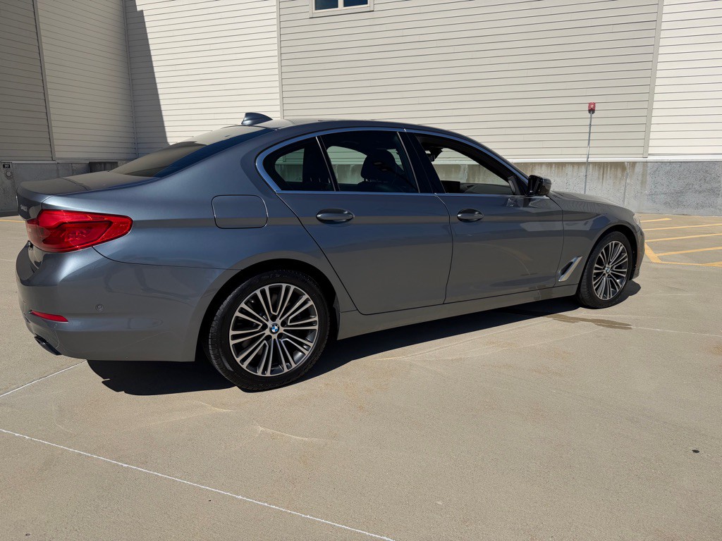 2019 BMW 5 Series Image 6