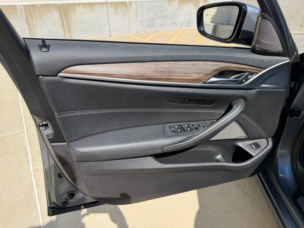 2019 BMW 5 Series Image 7