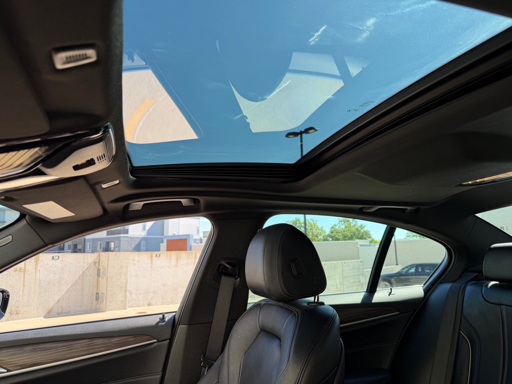 2019 BMW 5 Series Image 9