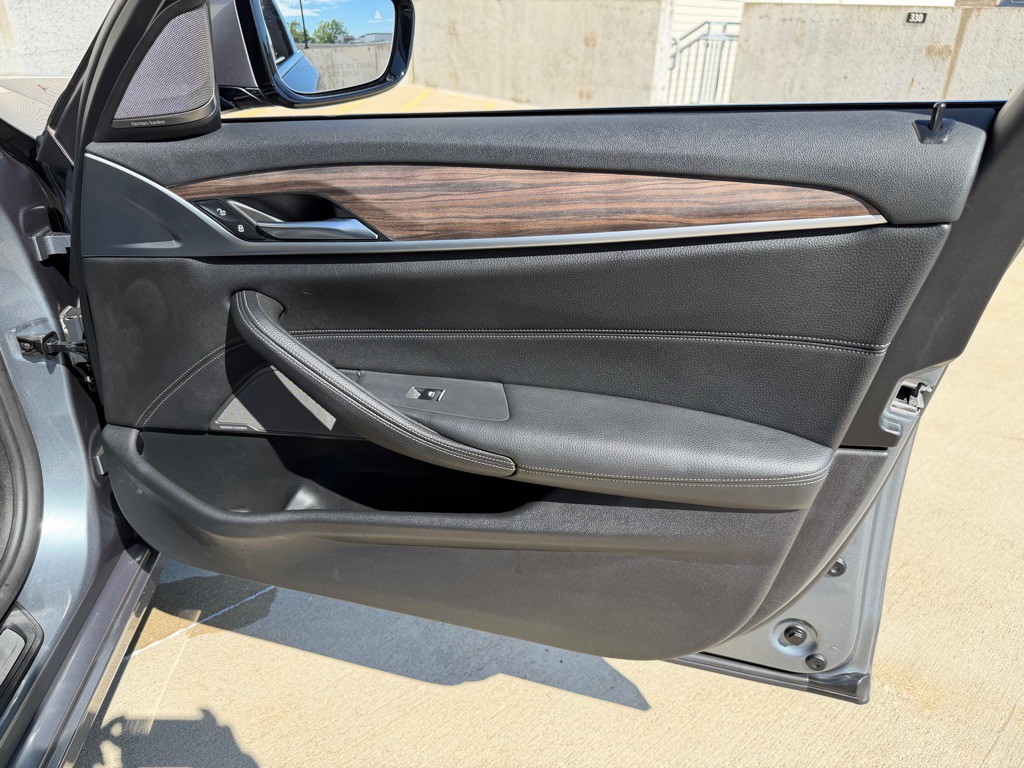 2019 BMW 5 Series Image 26