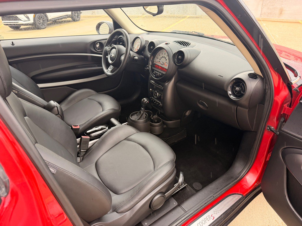 2013 MINI Cooper Image 18