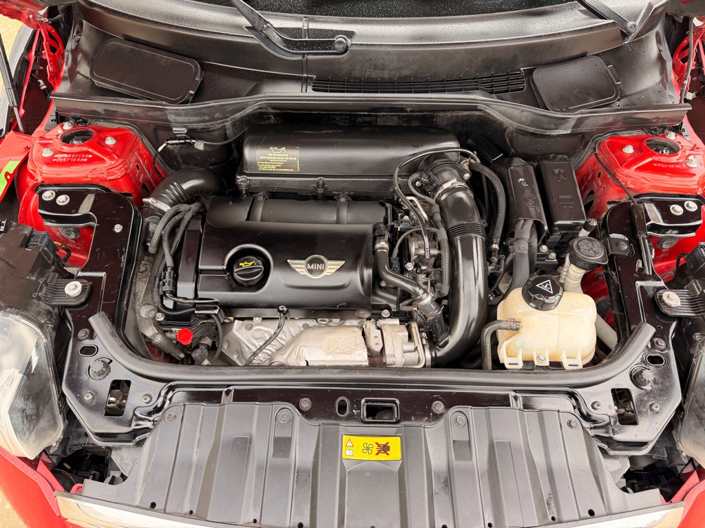 2013 MINI Cooper Image 21