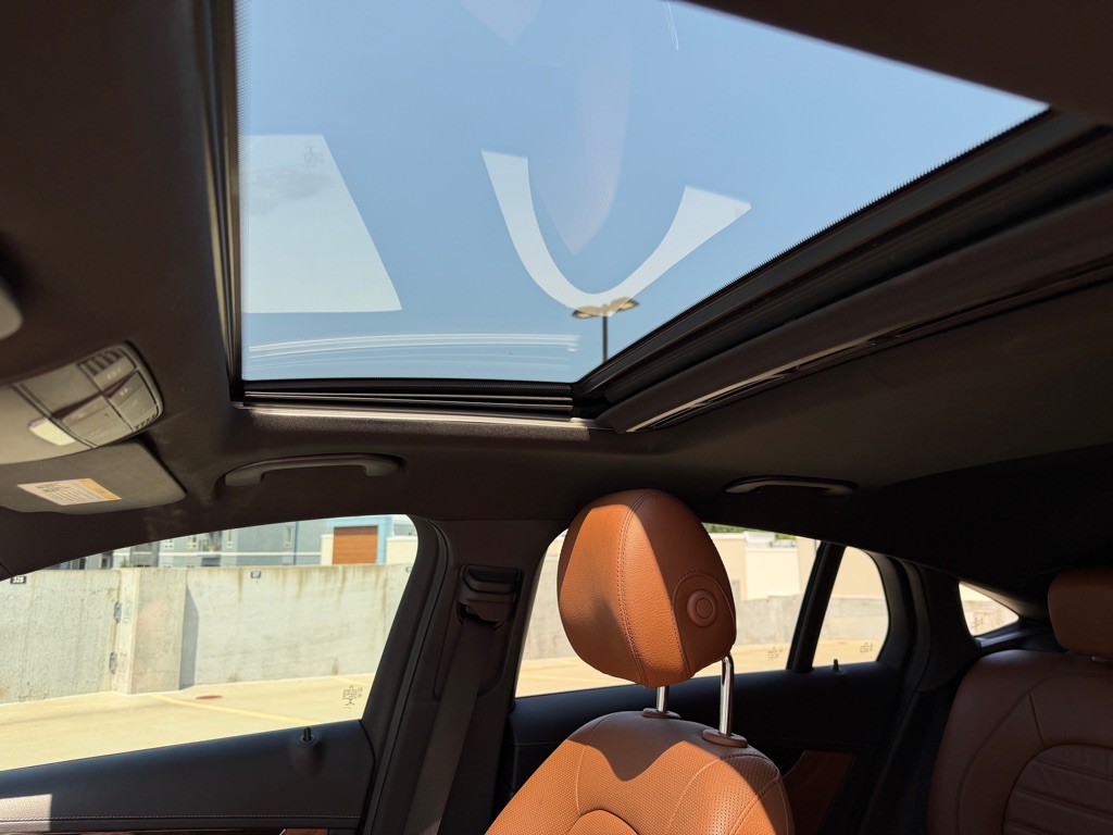 2018 Mercedes-Benz GLC-Class Image 10